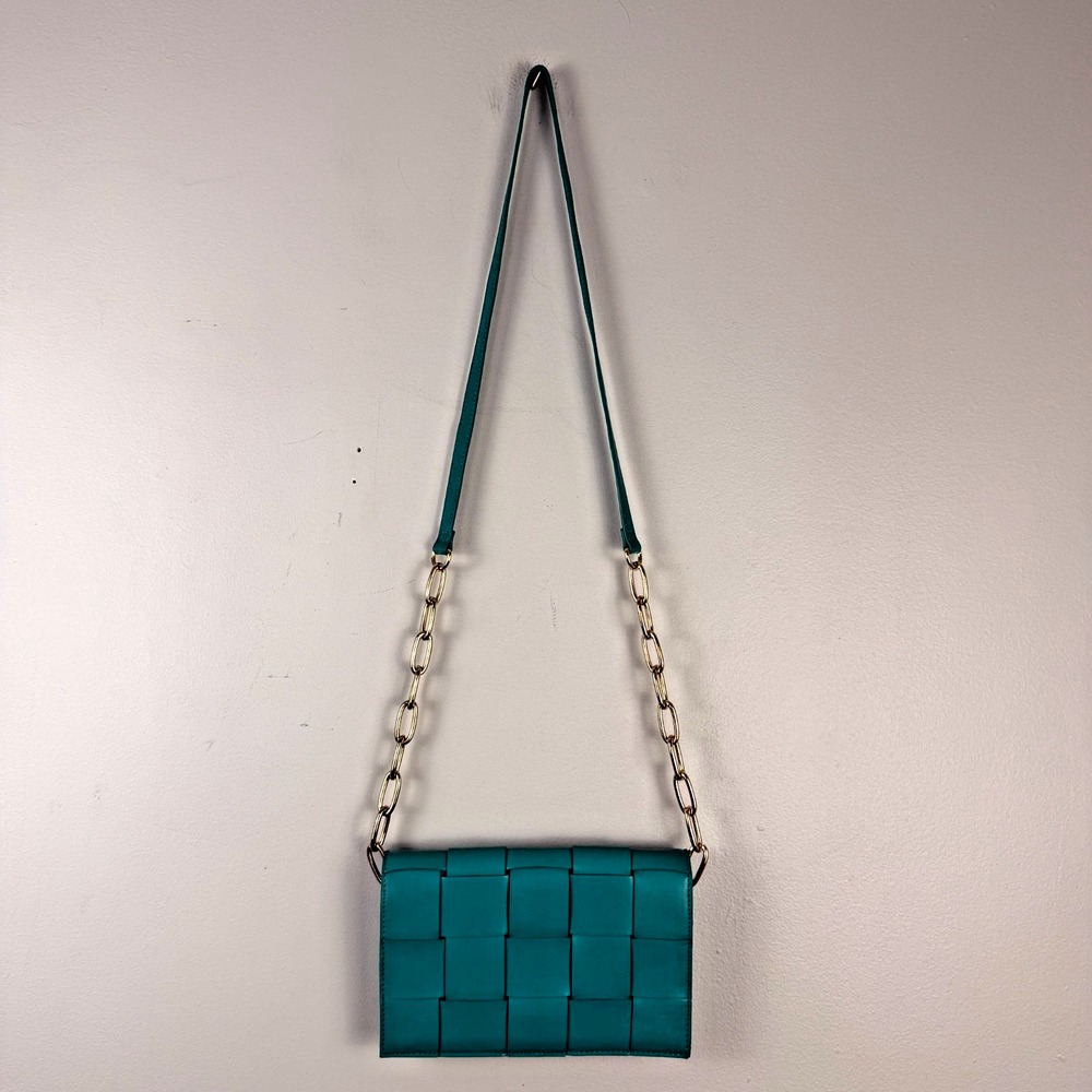 Like Dreams Shoulder Bag Women's Blueish Green Woven Flap Leather Chain Strap